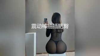 暴露骚妻音乐教师 · 老婆的大白屁股，能让你有冲动吗？ 听这摩擦声，你们就知道这逼有多紧了 (2)