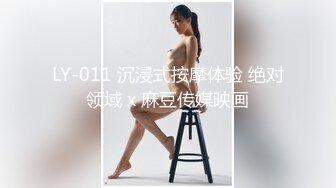 《女神堕落☀️挑战大黑吊》身材非常棒的小姐姐，不知道为了什么，竟然被老黑拴上狗链子 摆着小母狗的姿势，被大黑屌操上天