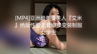 某乱伦社区新人投稿销量20多个W的作品??全网最真实乱伦妈妈，超给力处男小哥第一次都给了妈妈