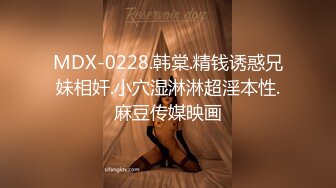 会所女技师全程露脸伺候大哥，伸进内裤给大哥撸鸡巴，搞硬了深喉口交毒龙，让大哥草小嘴，精彩不要错过