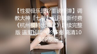 这才叫性福啊 三个漂亮嫩嫩的小美女齐上阵揉捏吸允销魂爽的受不了，躺着美滋滋体会起伏澎湃舒服啊