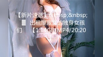 甜美少婦愛3P,兩個猛男都不夠盡興,上面嘴吃壹根,下面嘴吃壹根,好不自在