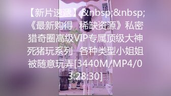 稀有国内浴室真实偷拍资源，某女子偷偷潜入公共浴室拍摄更衣搓澡洗澡